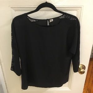 Black 3/4 sleeve top
